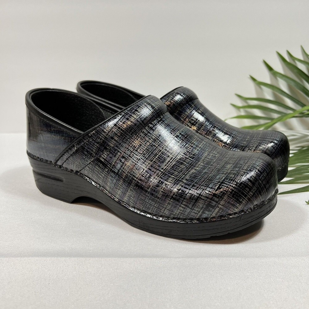 Dansko Size 40 Patent Leather Clogs Shoe Silver Iridescent Crosshatch US 9.5